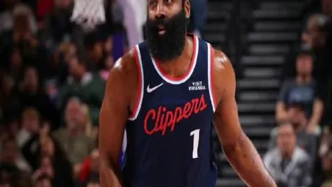 老鹰众将爆发，特雷杨31分8助，丹尼尔斯22分，大胜黄蜂